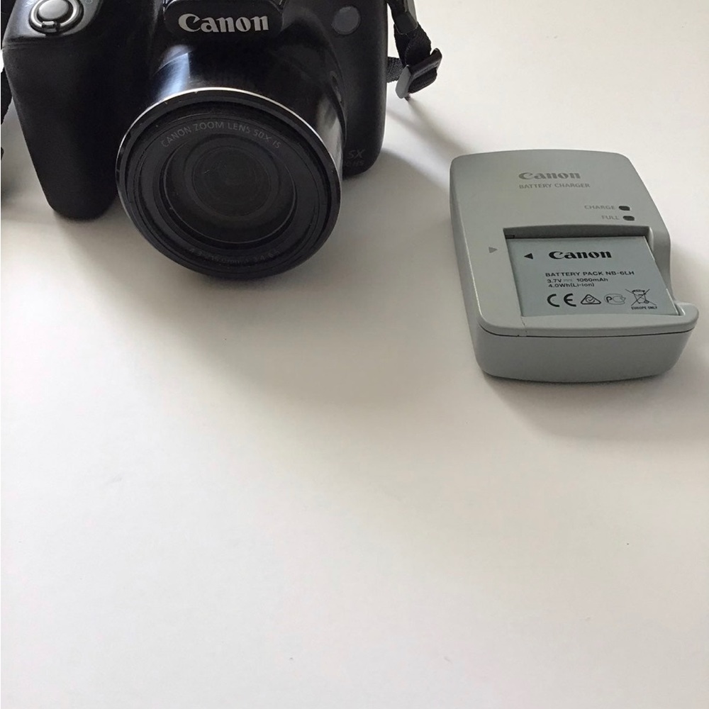 Canon camera - Picture 7 of 8